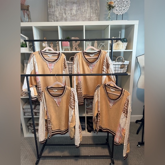 Women’s Oli and Hali boho patchwork sweater - Picture 5 of 10